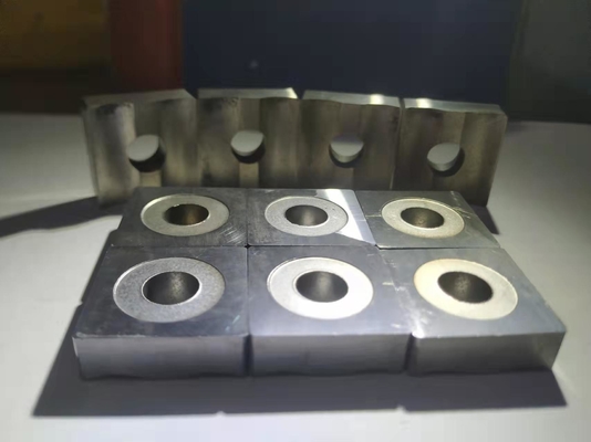 YS2T सीएनसी लेथ कटिंग ब्लेड्स 1960 MPa सेमी फिनिशिंग विथ राउंड होल