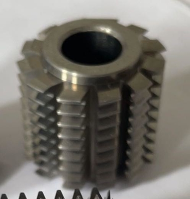 बेवल गियर काटने की मशीन के लिए उच्च प्रदर्शन कार्बाइड हॉब 32 × L30 × Ф13 M1 α20 °